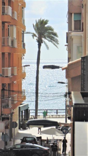 HERACLIO. ATICO A 150M DEL MAR